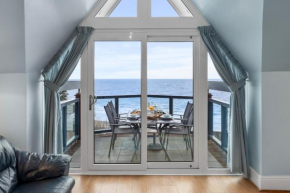 Schooner House - Panoramic Sea Views and Parking